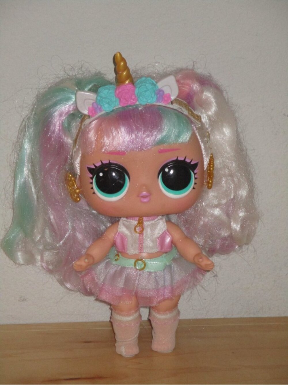 LOL Surprise Big Baby Hair Doll Unicorn Big Eyes Dress Good Pre Owned Condition
